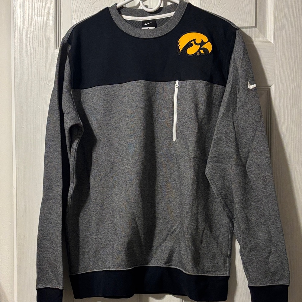 NWOT- Nike Men's Iowa Hawkeyes Gray and Black Crewneck pullover. Never worn.
